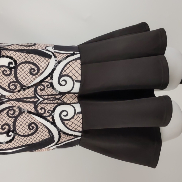 City Chic Women's Top Size XS 14 Black White Pink Sequins Peplum Straps Elastic - Picture 4 of 16